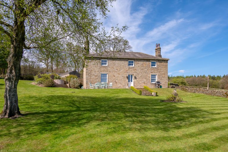 bolton abbey holiday cottage with hot tub