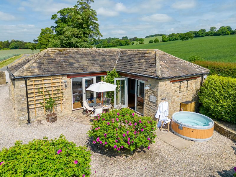 hot tub cottages uk